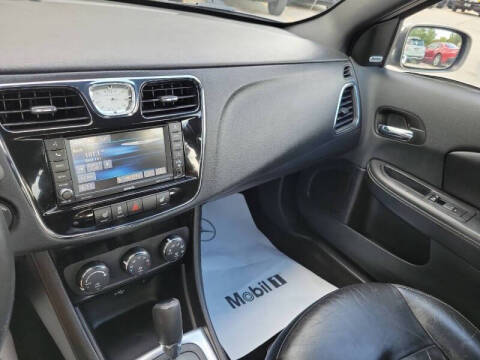 2014 Chrysler 200 Limited