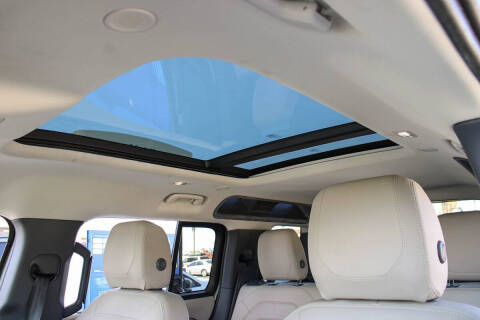 2021 Land Rover Defender 110 SE