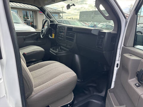 2017 GMC Savana 2500