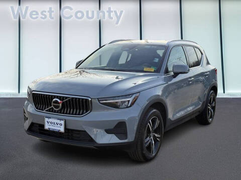2025 Volvo XC40 B5 Core Bright Theme