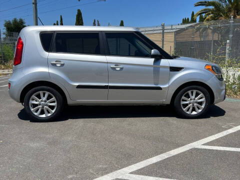 2012 Kia Soul +