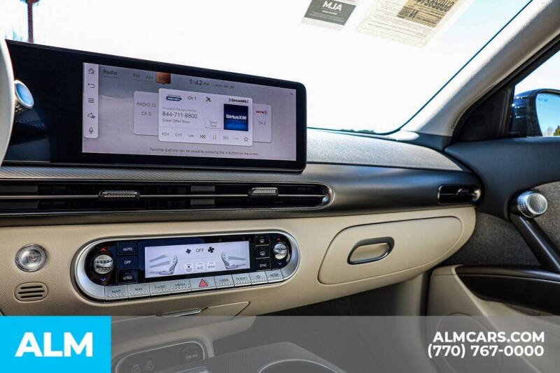 2025 Genesis GV60 Standard