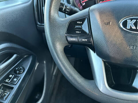 2015 Kia Rio 5-Door LX