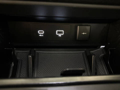 2023 Land Rover Defender 110 X-Dynamic SE