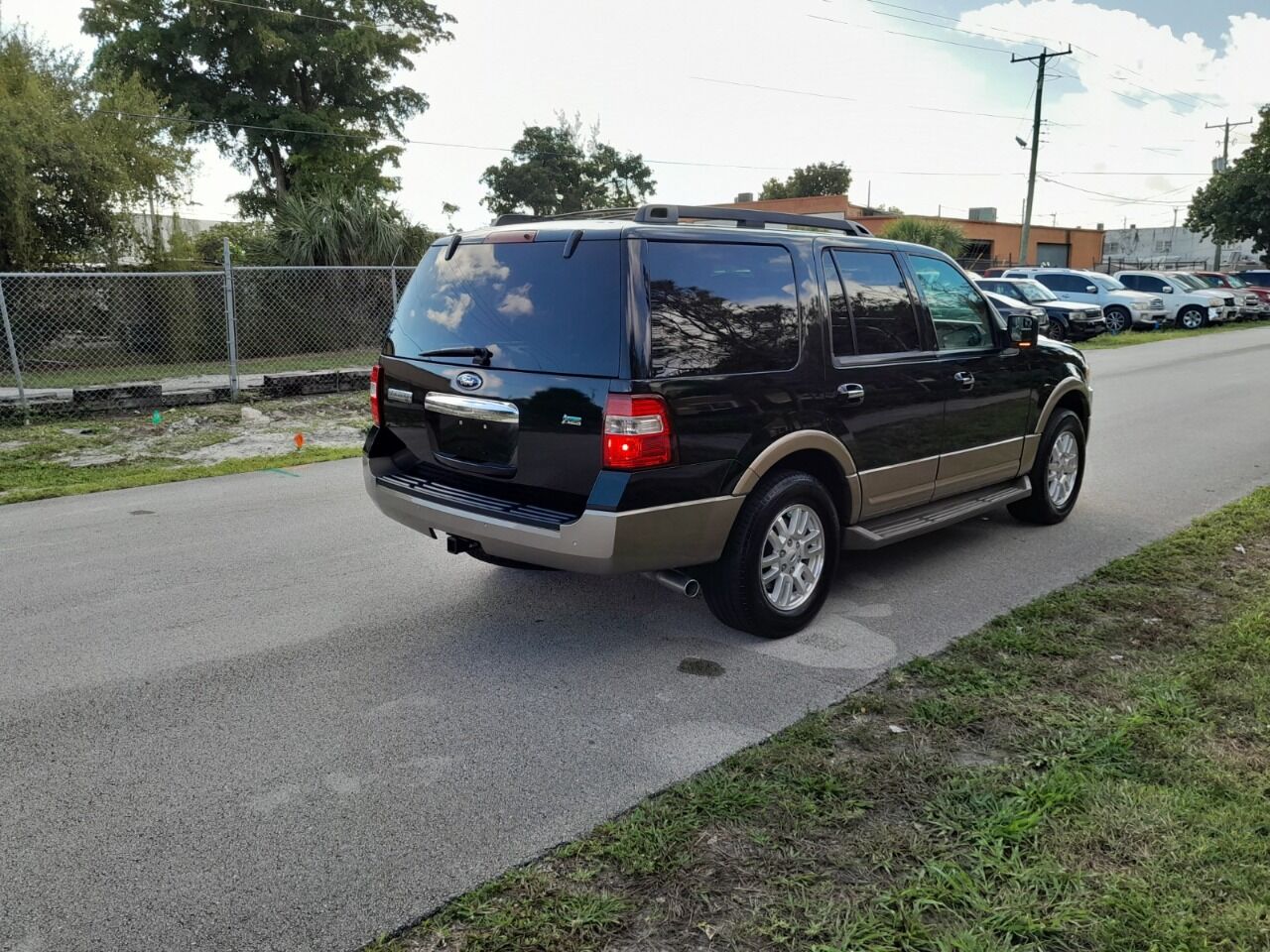 2013 Ford Expedition  - $7,950