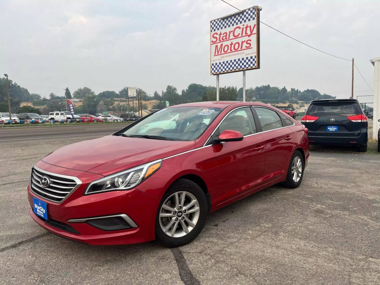 2017 Hyundai SONATA for sale at Starcity Motors LLC in Garden City, ID