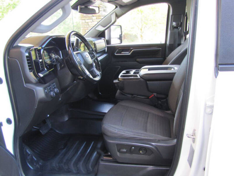 2024 Chevrolet Silverado 3500HD CC LT