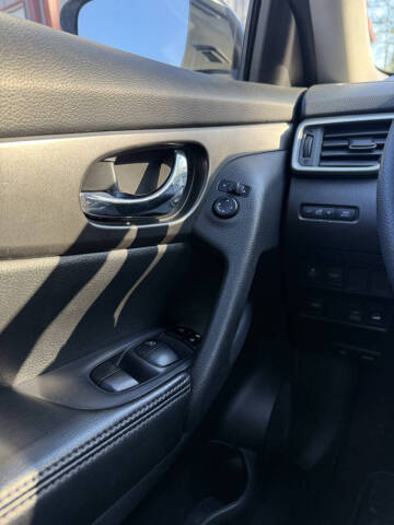 2015 Nissan Rogue SV