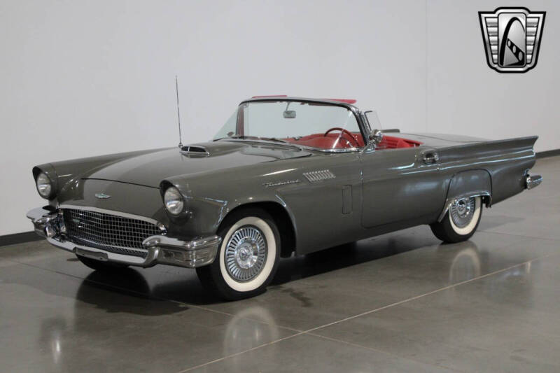 1957 Ford Thunderbird