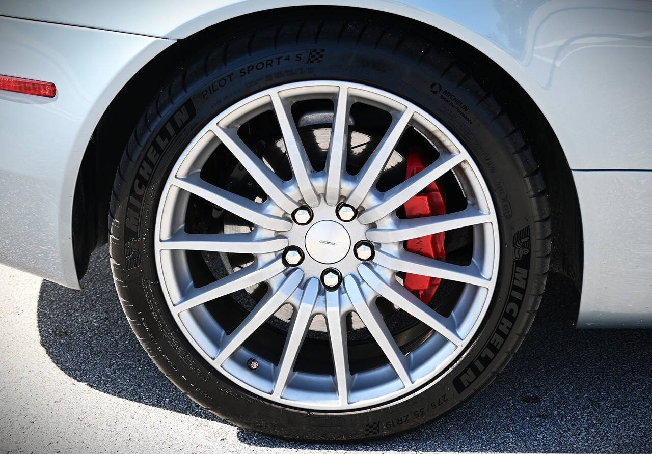 2005 Aston Martin DB9 34