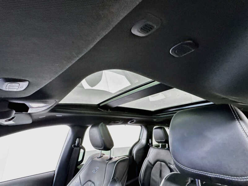 2023 Chrysler Pacifica Plug-In Hybrid Limited