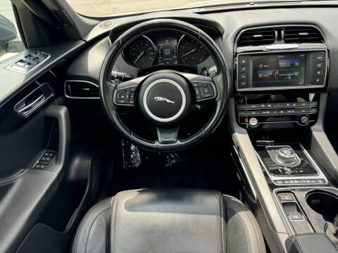 2017 Jaguar F-PACE 35t Prestige