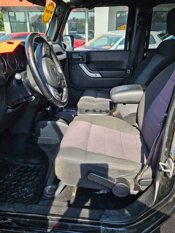 2012 Jeep Wrangler Unlimited Arctic