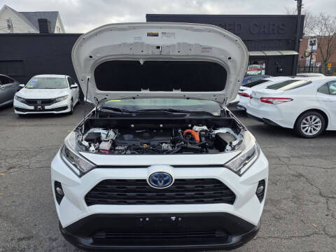 2021 Toyota RAV4 Hybrid XLE