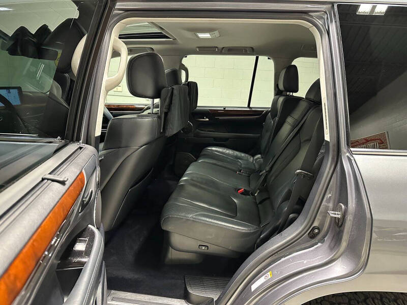 2016 Lexus LX 570