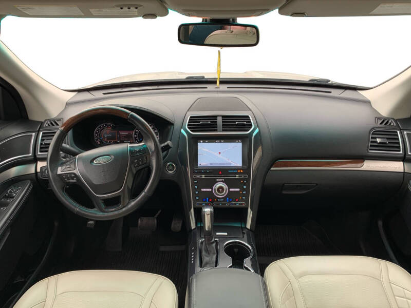 2017 Ford Explorer Platinum