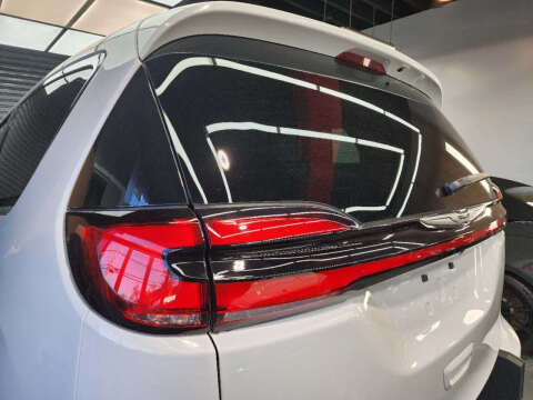 2024 Chrysler Pacifica Touring