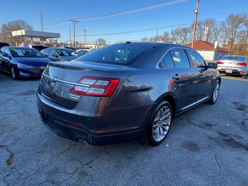 2015 Ford Taurus Limited photo 8