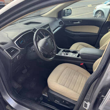 2021 Ford Edge SE