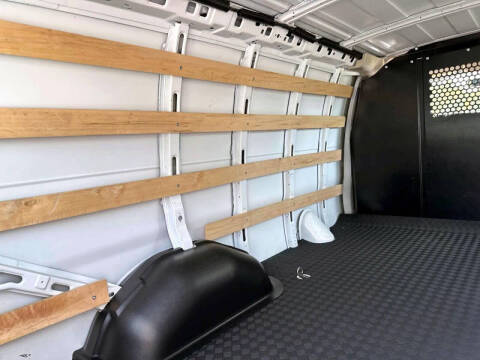 2024 GMC Savana 2500