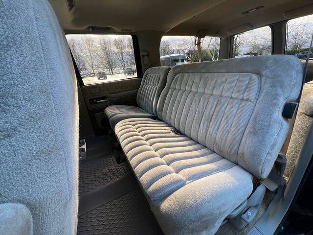 1993 GMC Suburban K2500