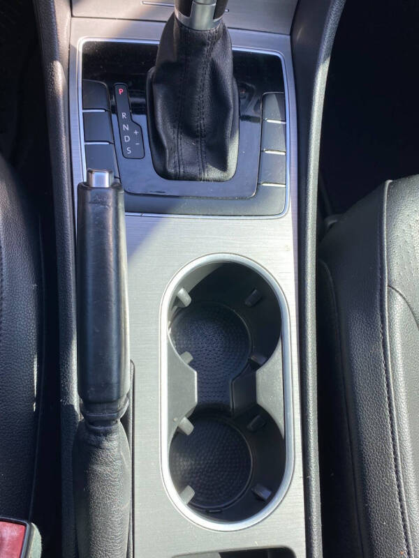 2014 Volkswagen Passat 1.8T SE