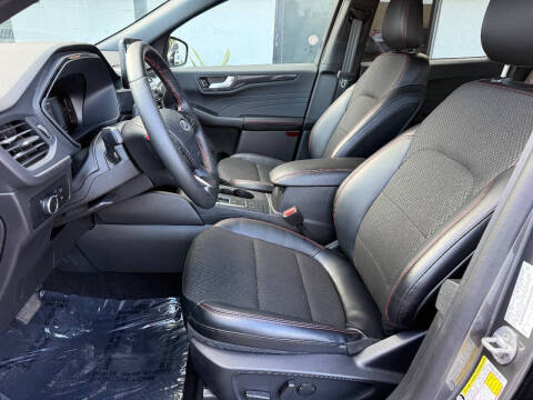 2025 Ford Escape ST-Line