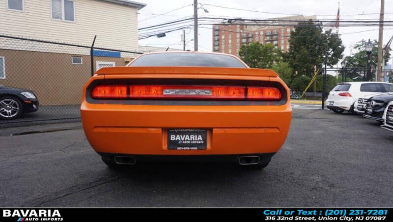 2014 Dodge Challenger R/T Plus