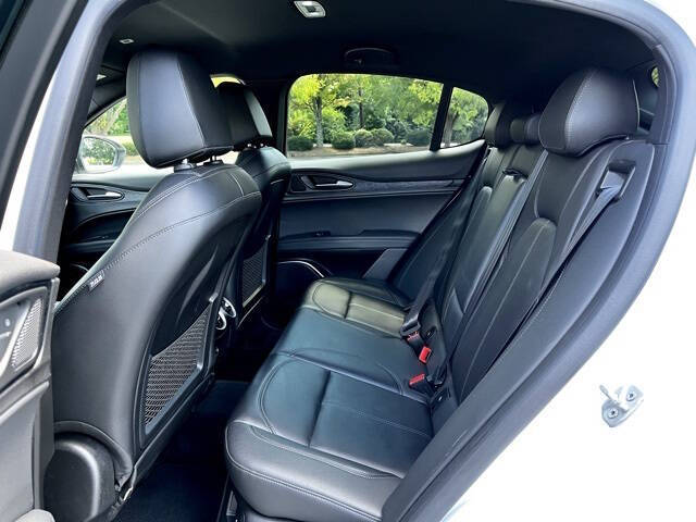 2022 Alfa Romeo Stelvio Sprint