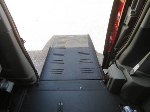 2020 Toyota Sienna LE Mobility 7-Passenger