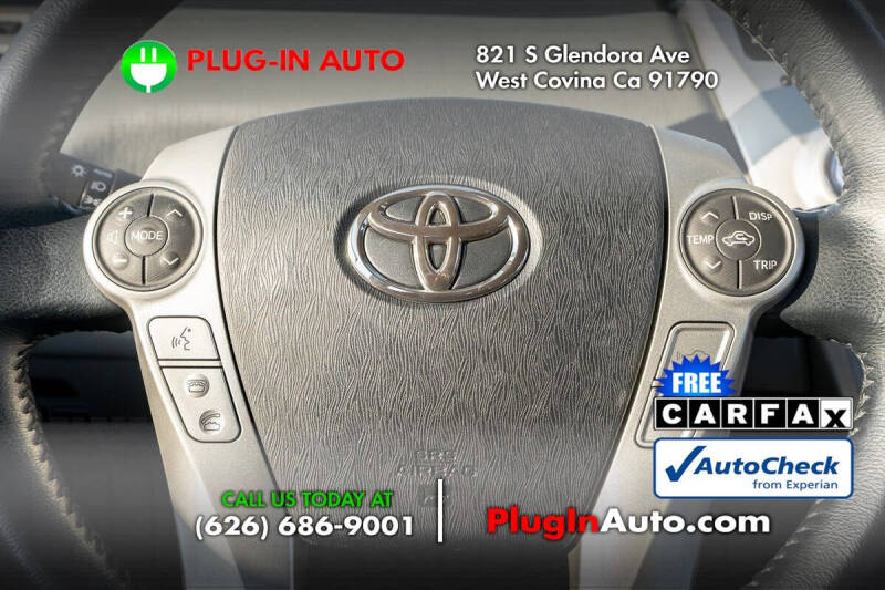 2013 Toyota Prius v Five