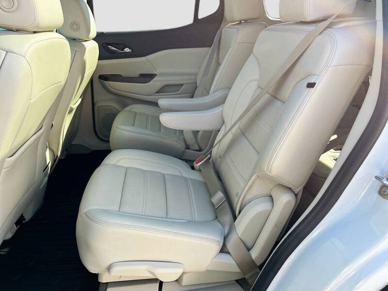 2022 GMC Acadia Denali
