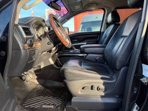 2017 Nissan Titan SL