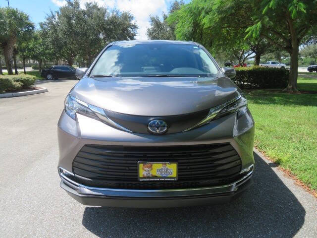 2024 Toyota Sienna XLE 7-Passenger