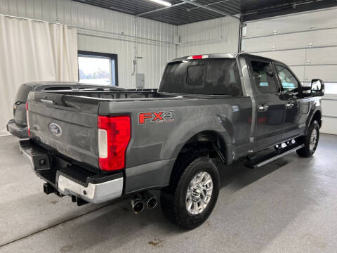 2017 Ford F-350 Super Duty Lariat