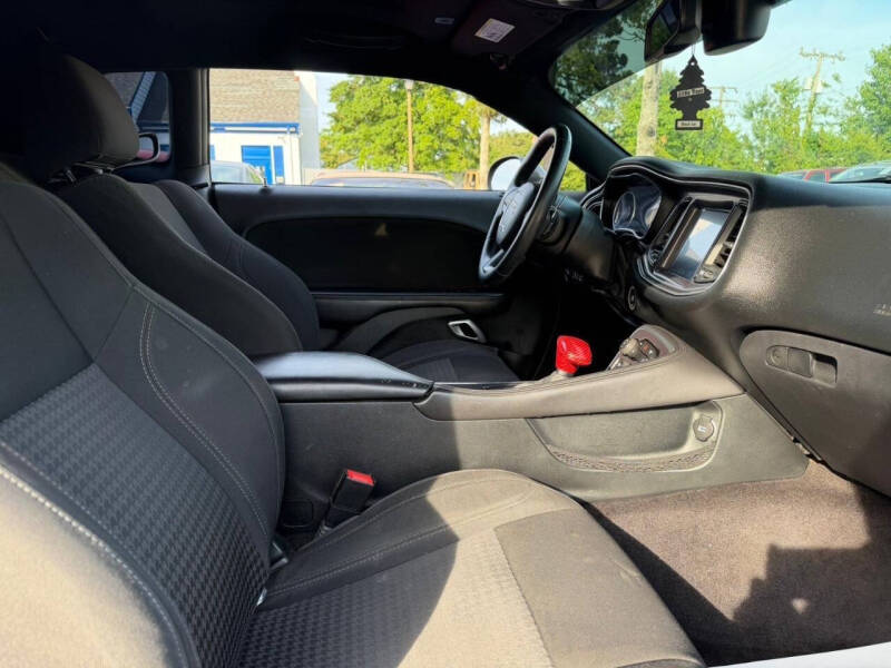 2017 Dodge Challenger SXT