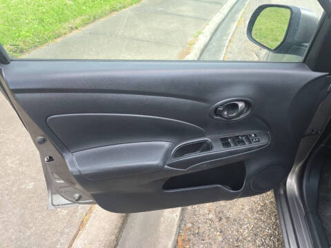 2012 Nissan Versa 1.6 SV