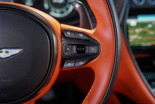 2022 Aston Martin DBX