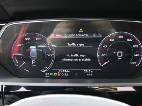 2022 Audi e-tron quattro Premium Plus