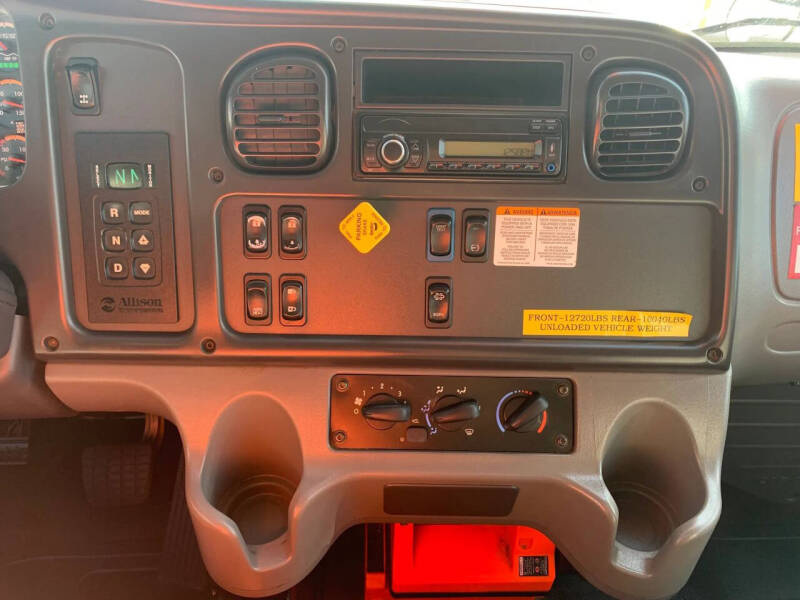 2016 Freightliner M2 106