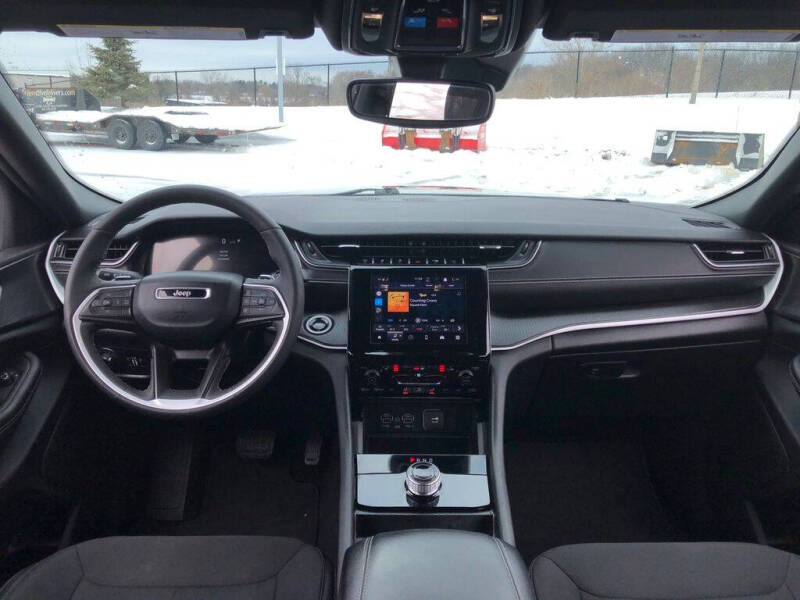 2024 Jeep Grand Cherokee Laredo