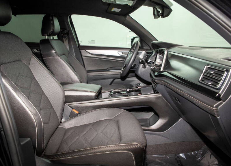 2024 Volkswagen Atlas Cross Sport SE 4Motion