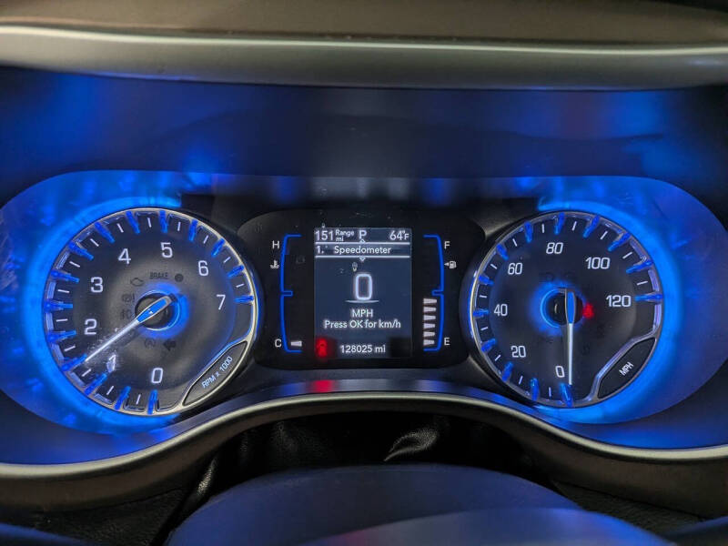 2020 Chrysler Voyager LX