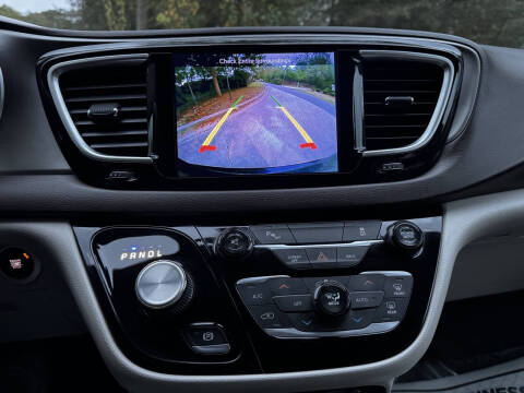 2017 Chrysler Pacifica Touring-L Plus