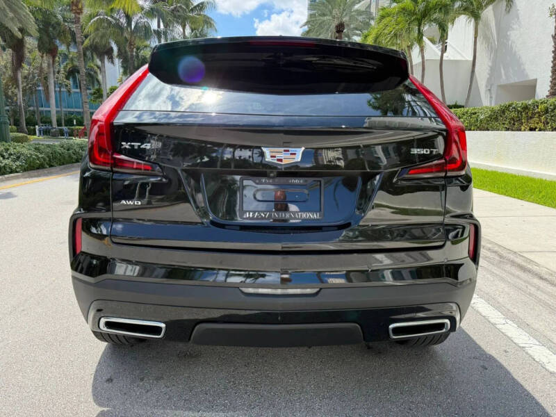 2024 Cadillac XT4 Premium Luxury