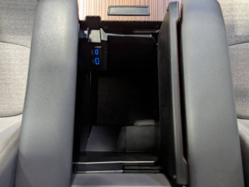 2022 Toyota Sienna LE 8-Passenger