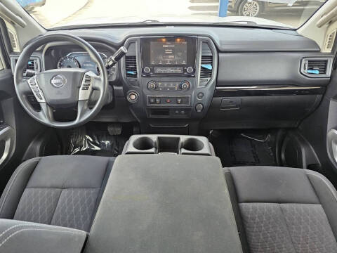 2022 Nissan Titan SV