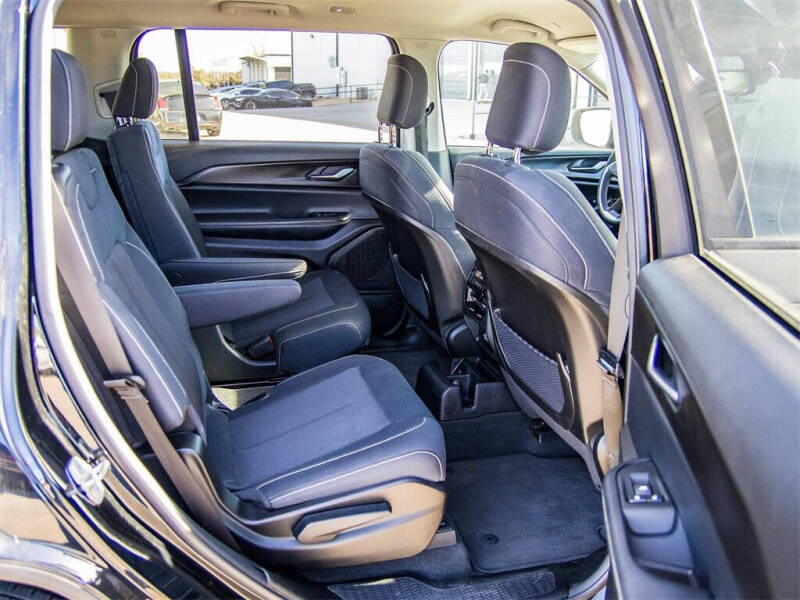 2023 Jeep Grand Cherokee L Laredo