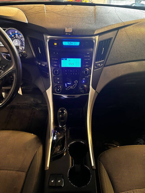 2013 Hyundai SONATA for sale at ALPHA AUTOMOTIVE SALES in Oakland Park, FL