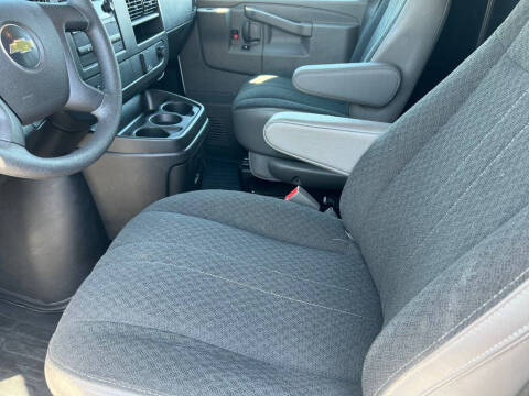 2024 Chevrolet Express 2500